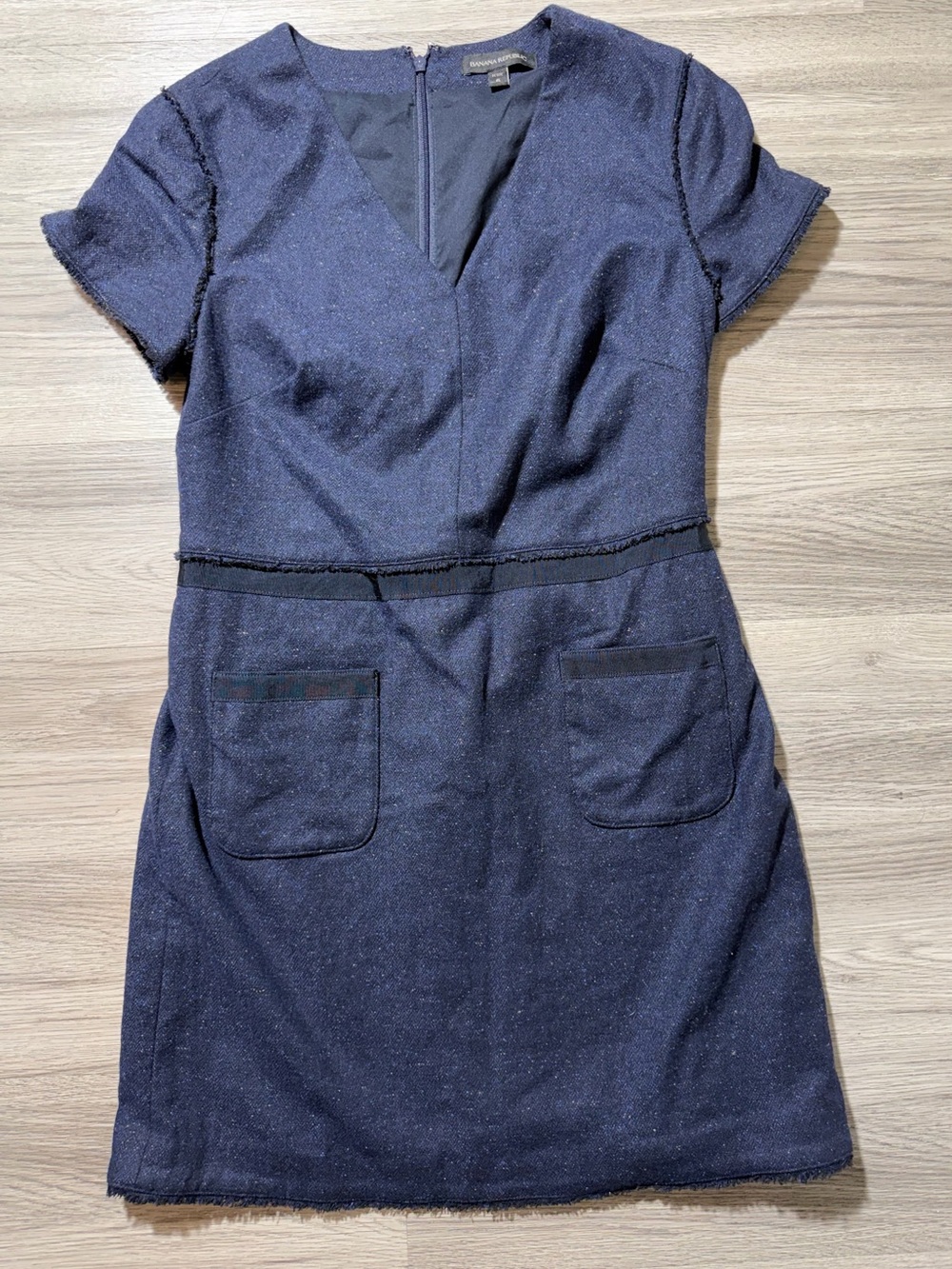 Banana Republic Women’s 6P Navy Wool Blend Sheath Dress V Neck Career Pockets